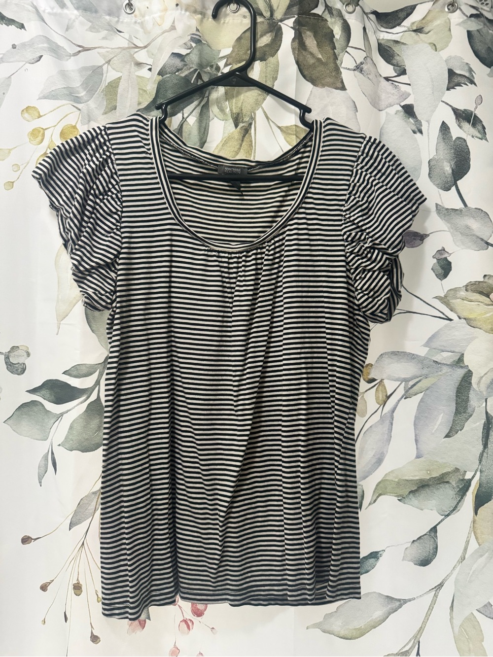 Kenneth Cole Reaction Striped Short Sleeve Top in Black & White Medium